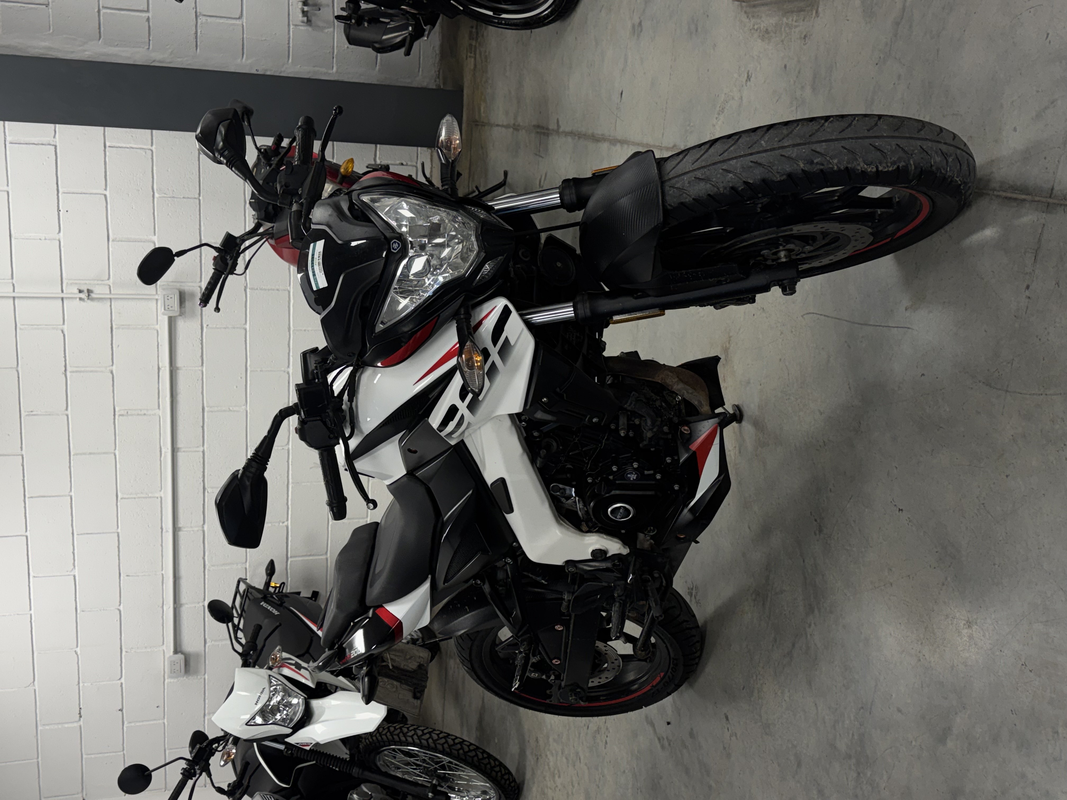 BAJAJ ROUSER