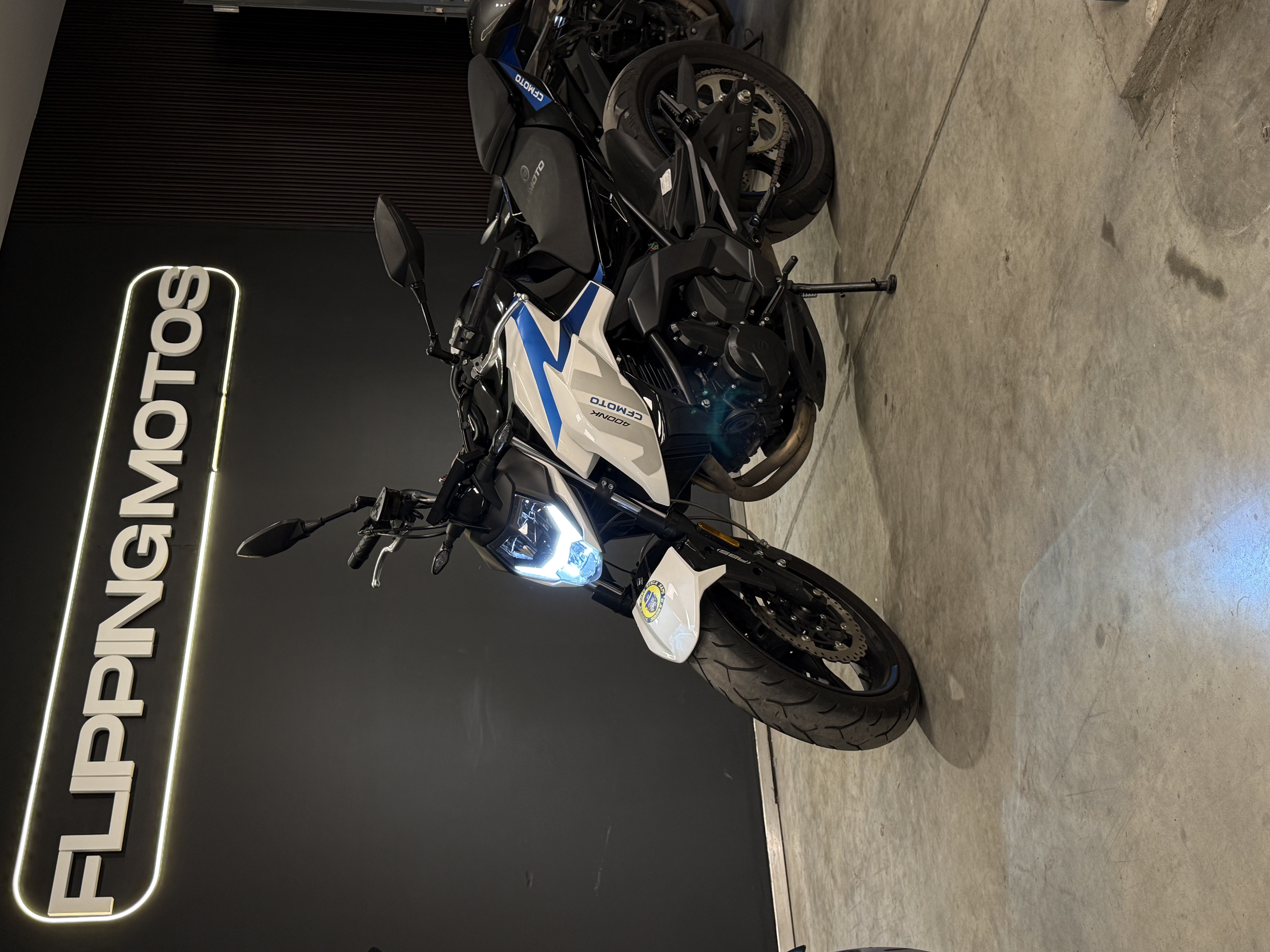 CFMOTO 400NK