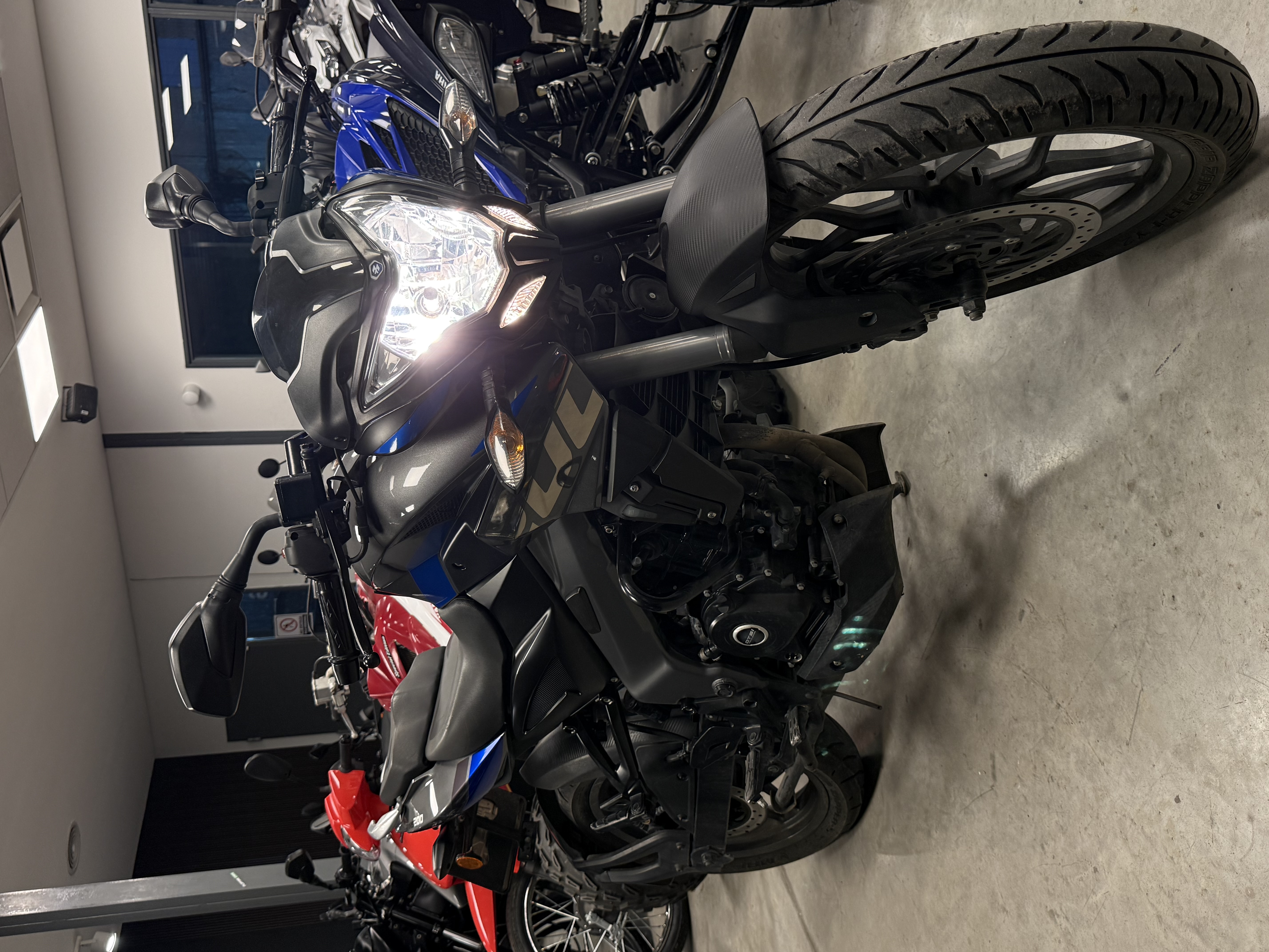 BAJAJ ROUSER
