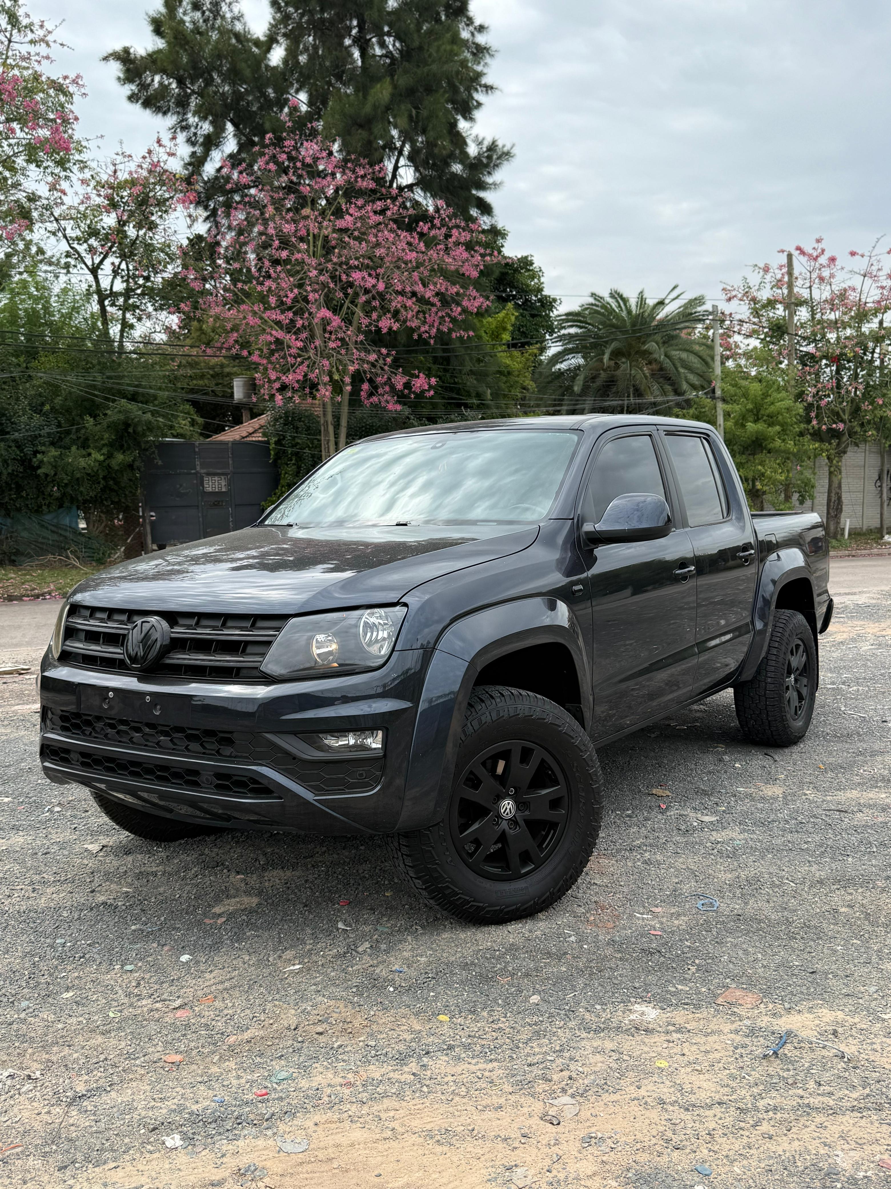 VOLKSWAGEN Amarok