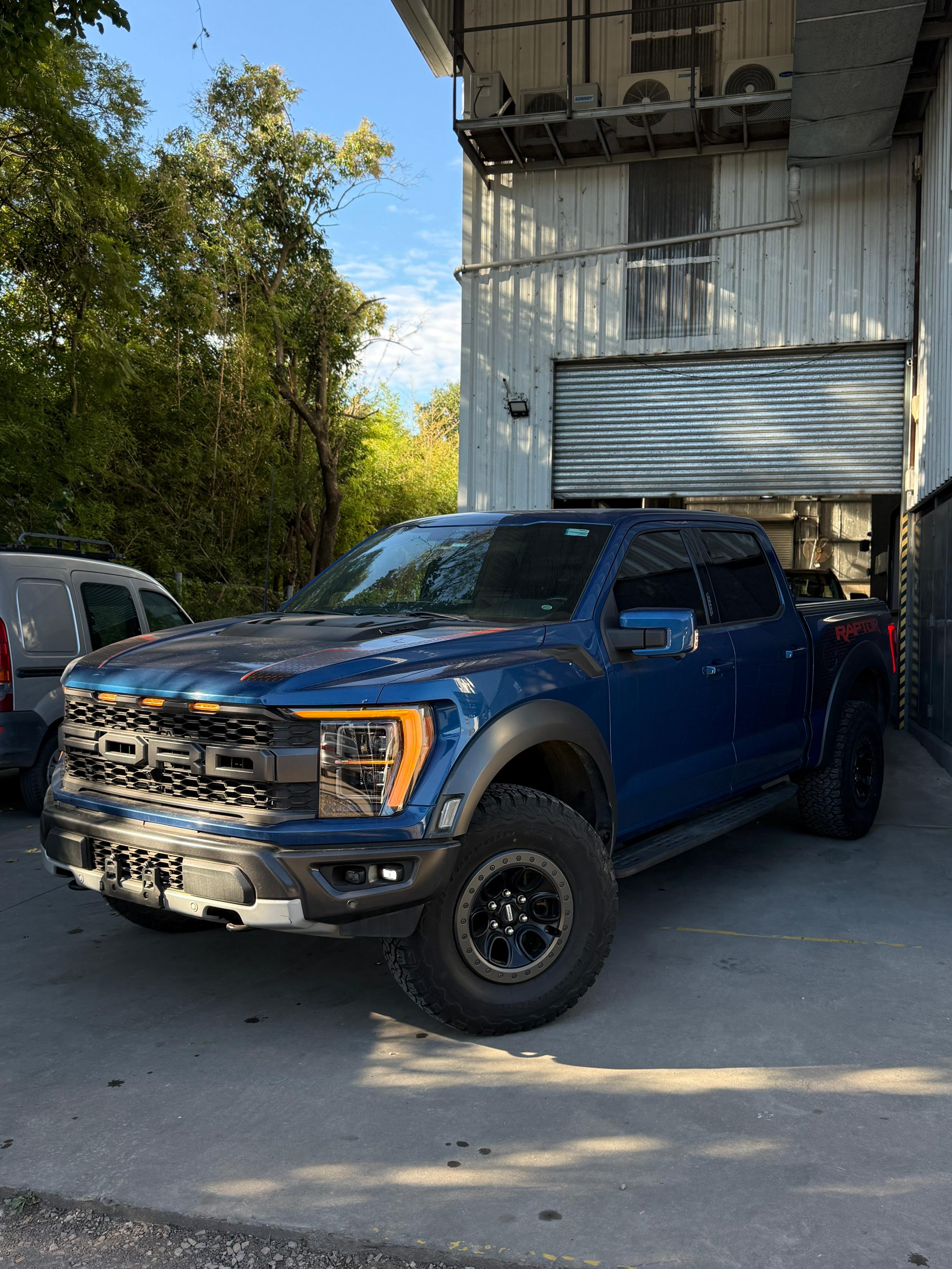 FORD F-150 RAPTOR