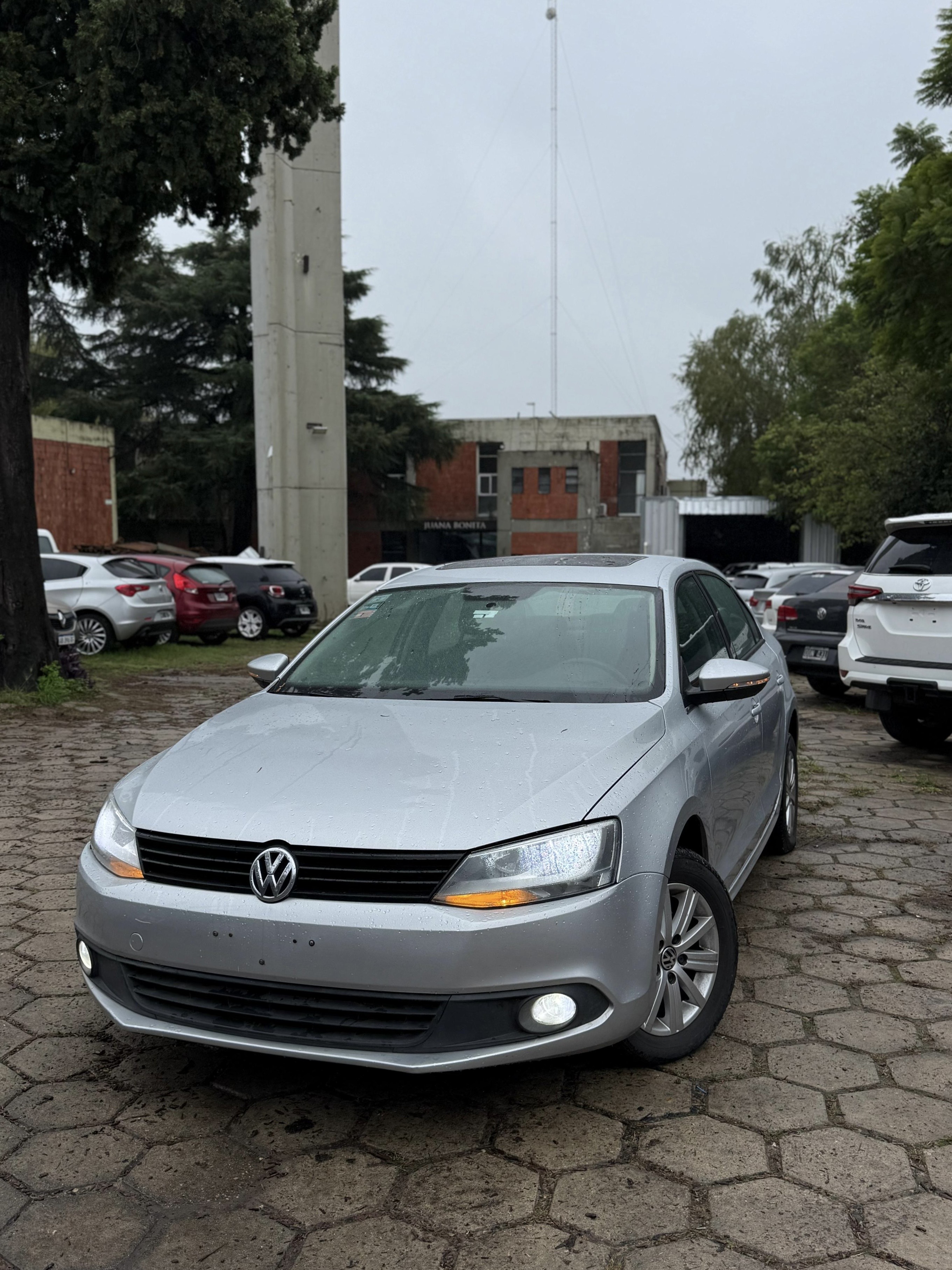 VOLKSWAGEN Vento