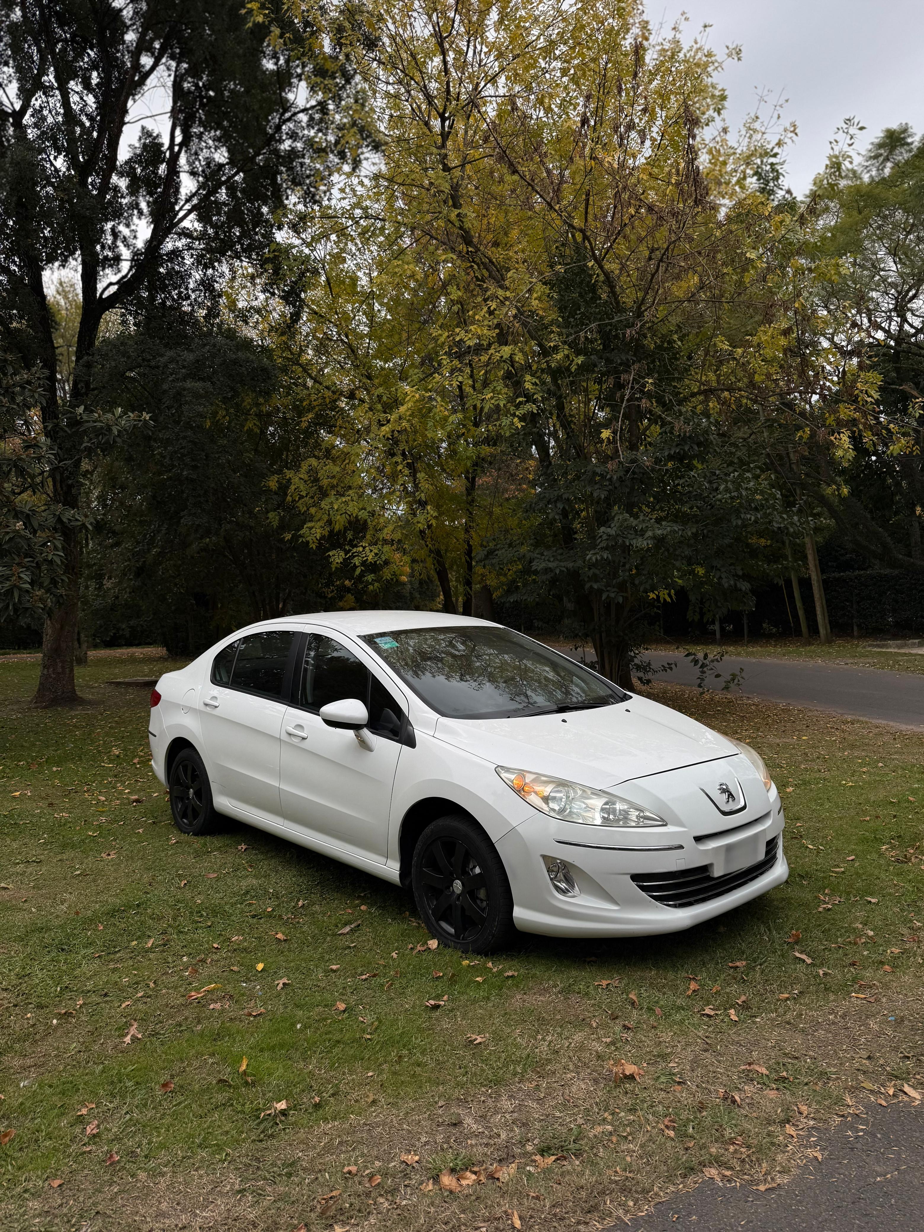 PEUGEOT 408