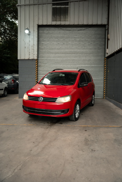 VOLKSWAGEN Suran