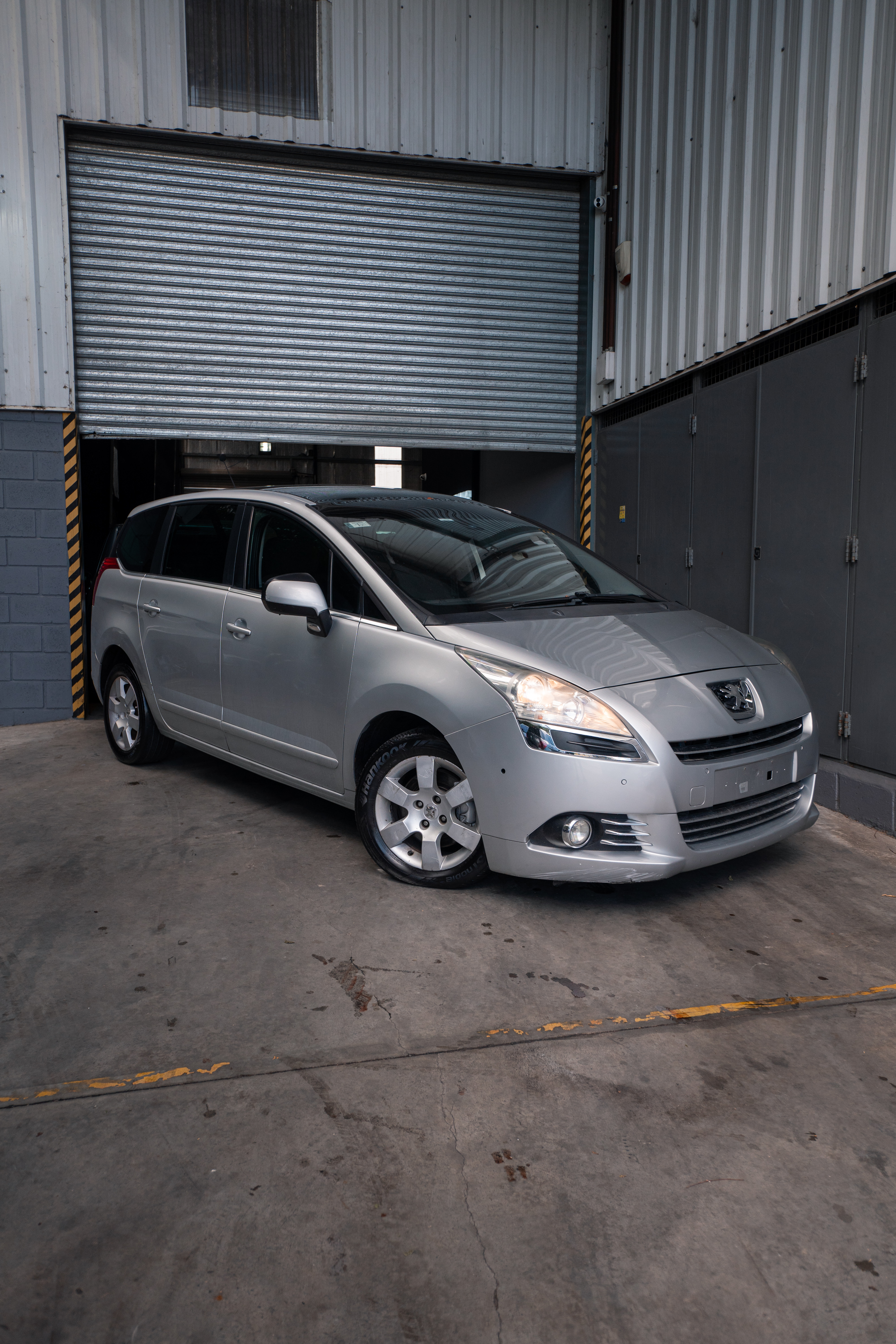 PEUGEOT 5008