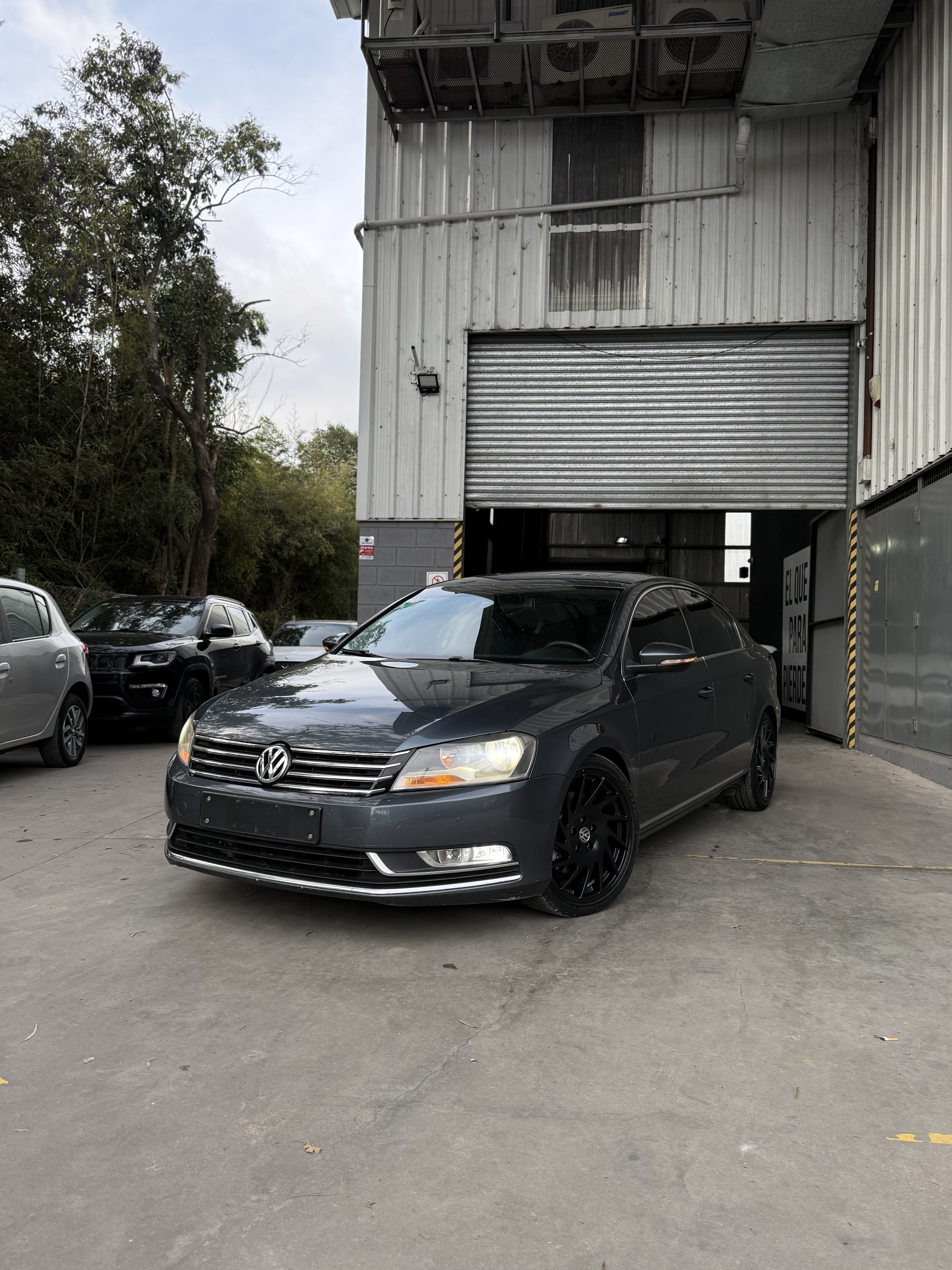VOLKSWAGEN Passat