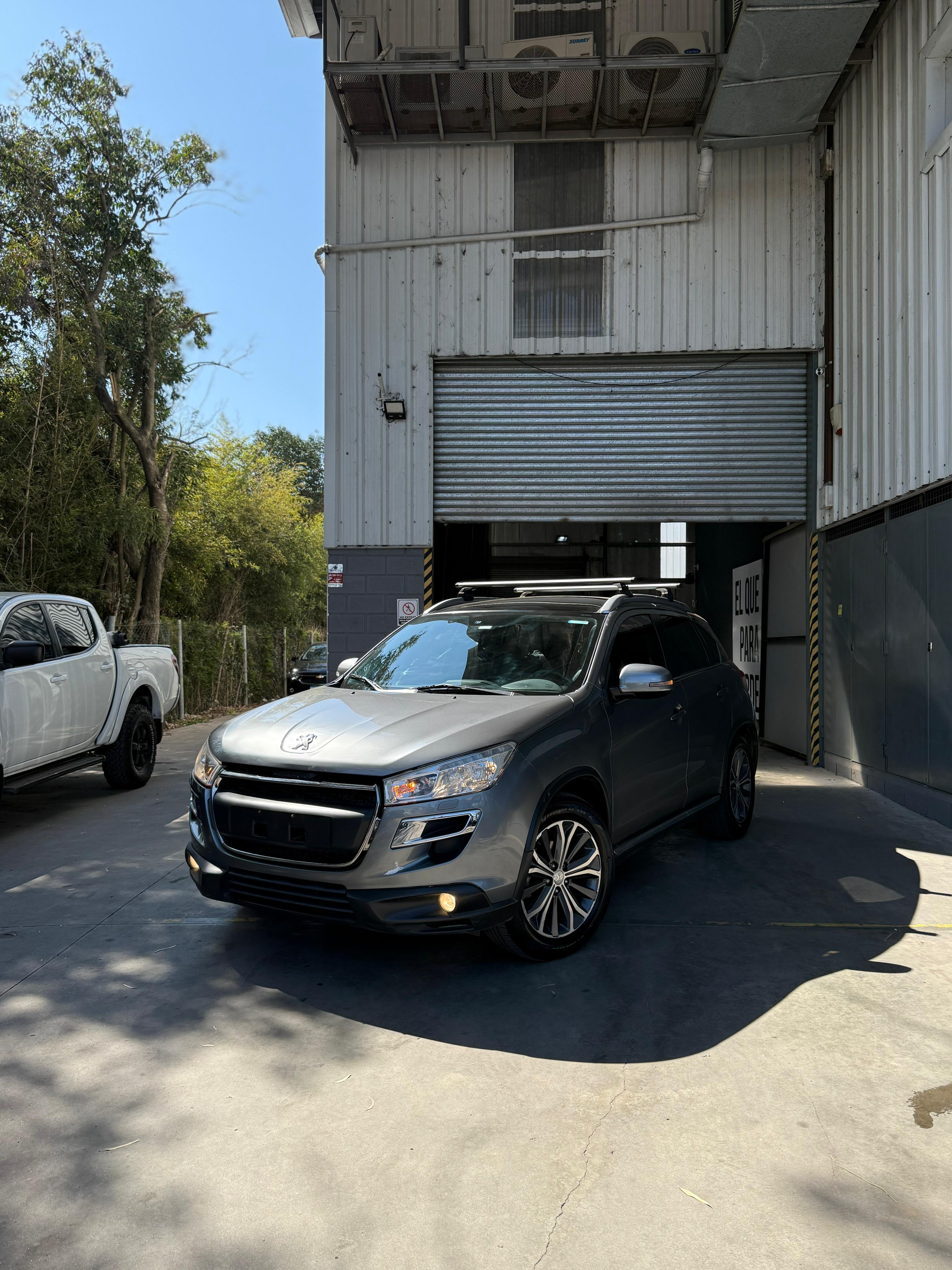 PEUGEOT 4008